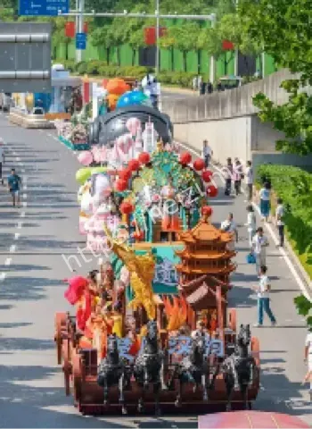 武汉国庆花车巡游盛况